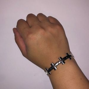 Jewelry: Silver Cross Bracelet